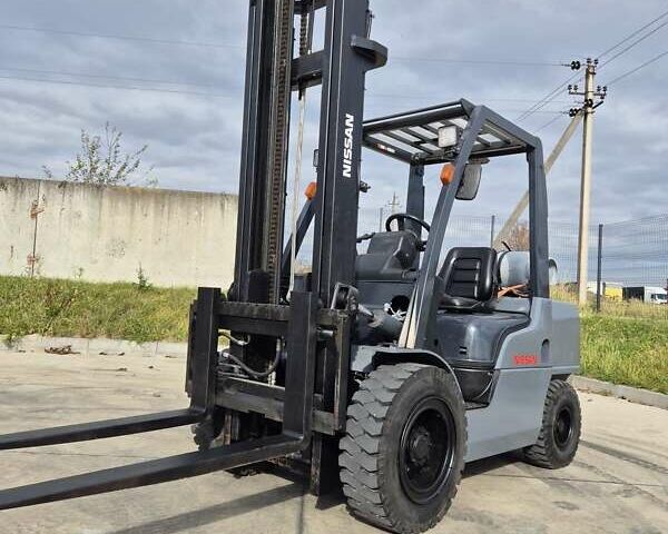 Серый Ниссан UGD, объемом двигателя 2.4 л и пробегом 7 тыс. км за 13916 $, фото 7 на Automoto.ua