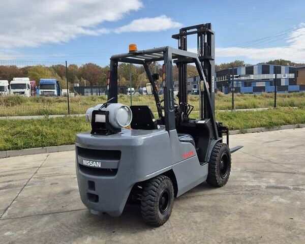 Серый Ниссан UGD, объемом двигателя 2.4 л и пробегом 7 тыс. км за 13916 $, фото 10 на Automoto.ua