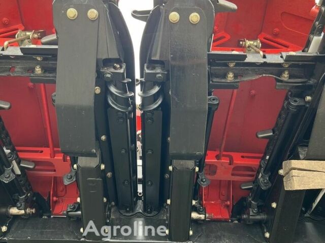 Червоний ОЛімак Другая, об'ємом двигуна 0 л та пробігом 0 тис. км за 21069 $, фото 6 на Automoto.ua