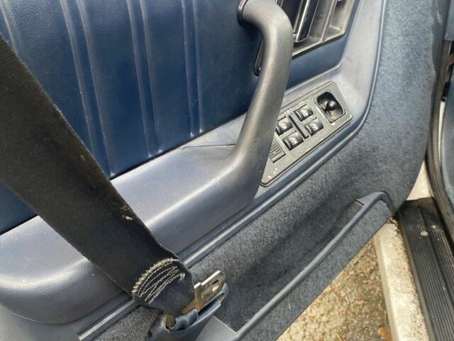 Белый Олдсмобиль Катласс, объемом двигателя 0 л и пробегом 300 тыс. км за 550 $, фото 10 на Automoto.ua