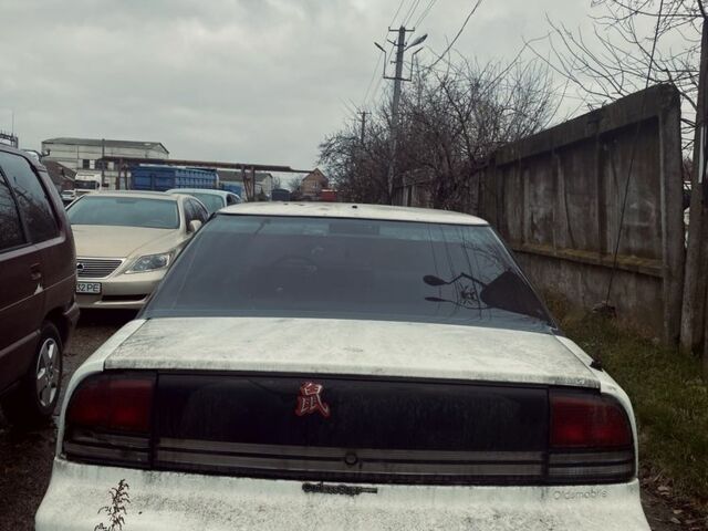 Белый Олдсмобиль Катласс, объемом двигателя 0 л и пробегом 300 тыс. км за 550 $, фото 4 на Automoto.ua