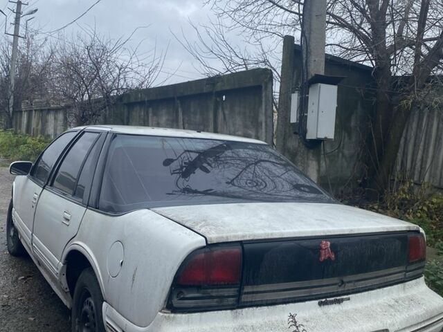 Белый Олдсмобиль Катласс, объемом двигателя 0 л и пробегом 300 тыс. км за 550 $, фото 5 на Automoto.ua