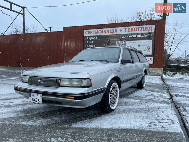 Серый Олдсмобиль Катласс, объемом двигателя 3.8 л и пробегом 240 тыс. км за 3000 $, фото 4 на Automoto.ua