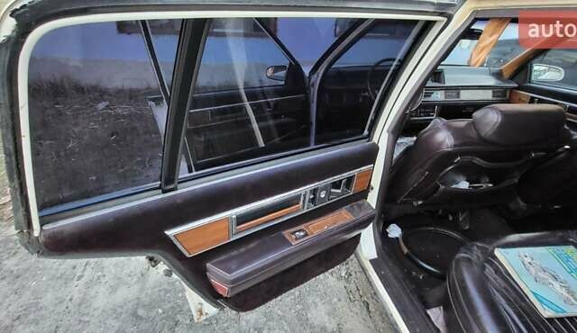 Бежевый Олдсмобиль Ninety Eidht, объемом двигателя 3.8 л и пробегом 200 тыс. км за 8000 $, фото 5 на Automoto.ua