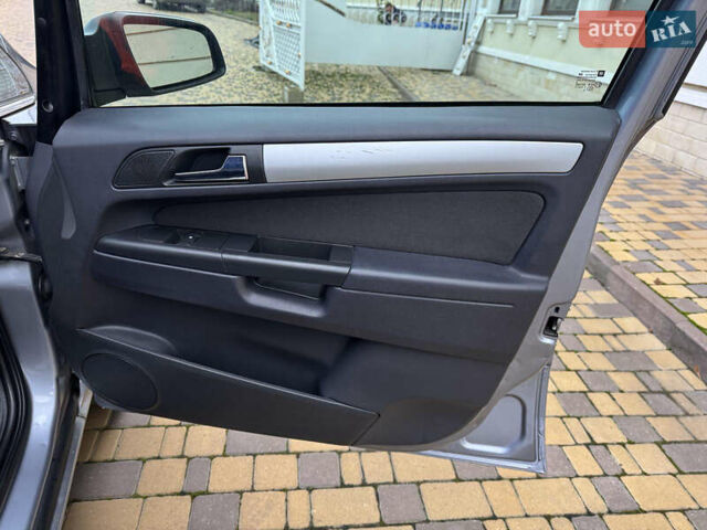 Синий Опель 1.8 Liter, объемом двигателя 1.8 л и пробегом 230 тыс. км за 6500 $, фото 13 на Automoto.ua