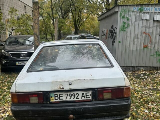 Белый Опель Адам, объемом двигателя 1.5 л и пробегом 250 тыс. км за 500 $, фото 2 на Automoto.ua