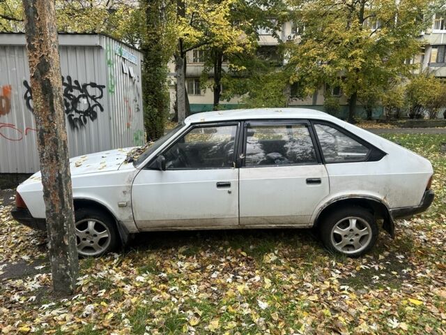 Белый Опель Адам, объемом двигателя 1.5 л и пробегом 250 тыс. км за 500 $, фото 3 на Automoto.ua