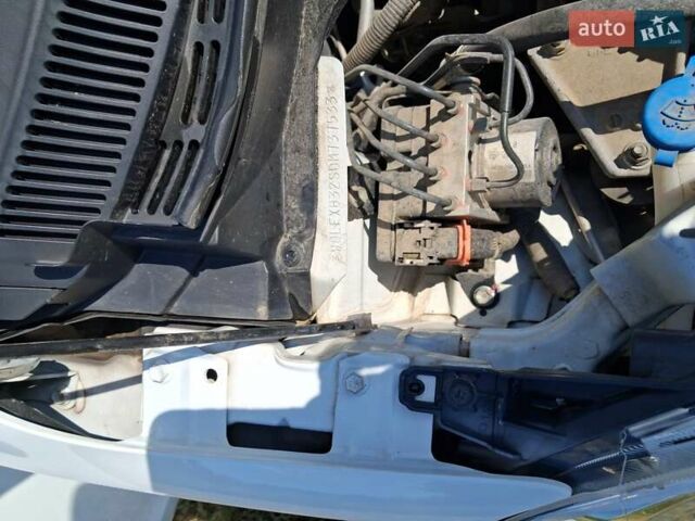 Белый Опель Агила, объемом двигателя 1.24 л и пробегом 87 тыс. км за 8600 $, фото 9 на Automoto.ua