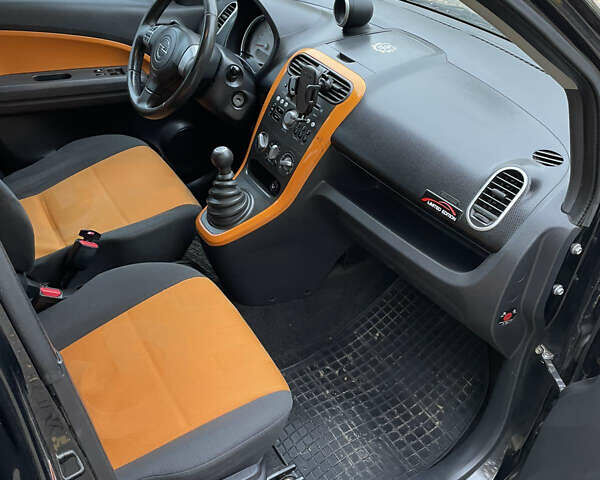 Черный Опель Агила, объемом двигателя 1.2 л и пробегом 195 тыс. км за 3999 $, фото 12 на Automoto.ua