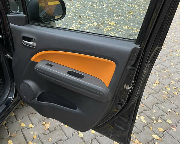 Черный Опель Агила, объемом двигателя 1.2 л и пробегом 195 тыс. км за 3999 $, фото 2 на Automoto.ua