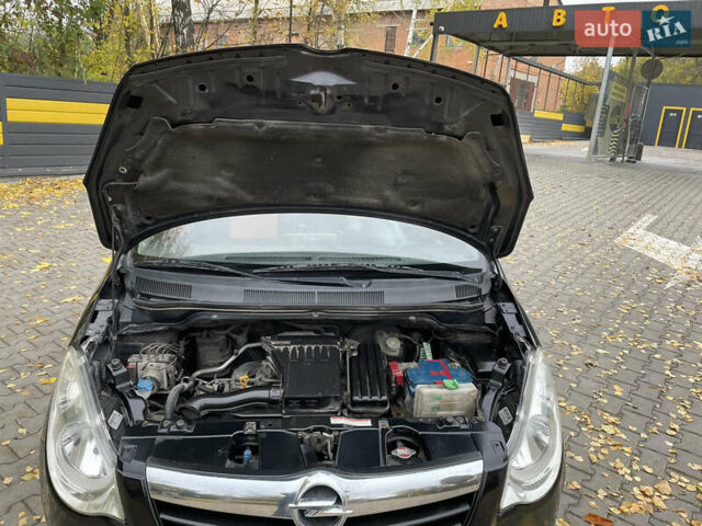 Черный Опель Агила, объемом двигателя 1.2 л и пробегом 195 тыс. км за 3999 $, фото 1 на Automoto.ua