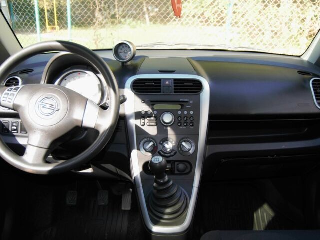 Черный Опель Агила, объемом двигателя 1 л и пробегом 130 тыс. км за 4499 $, фото 6 на Automoto.ua