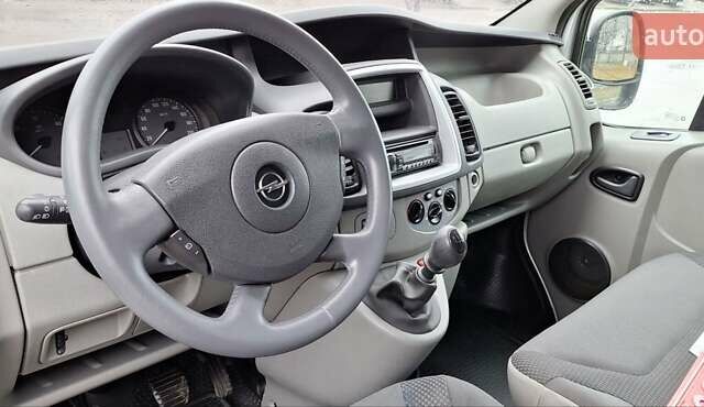 Серый Опель Агила, объемом двигателя 2 л и пробегом 338 тыс. км за 13600 $, фото 17 на Automoto.ua