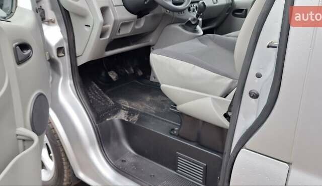 Серый Опель Агила, объемом двигателя 2 л и пробегом 338 тыс. км за 13600 $, фото 19 на Automoto.ua