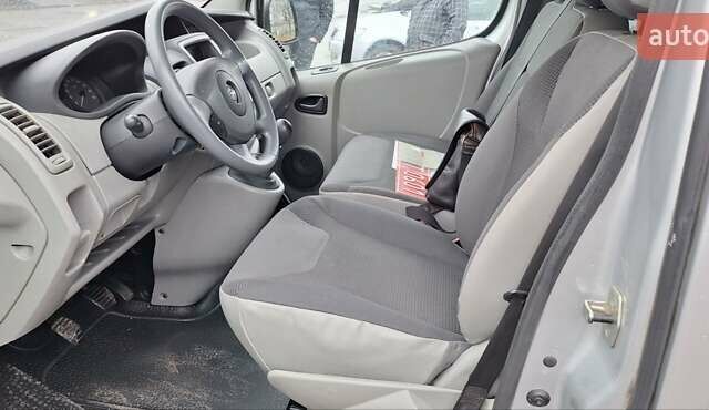 Серый Опель Агила, объемом двигателя 2 л и пробегом 338 тыс. км за 13600 $, фото 18 на Automoto.ua