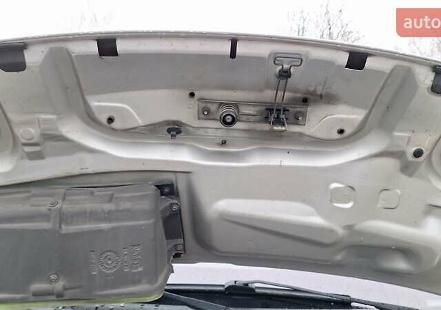 Серый Опель Агила, объемом двигателя 2 л и пробегом 338 тыс. км за 13600 $, фото 1 на Automoto.ua