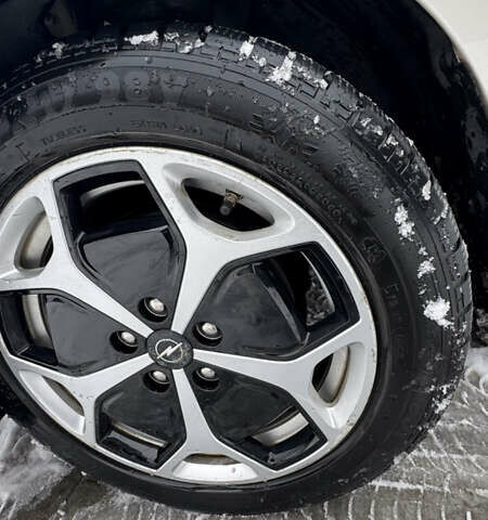 Белый Опель Ампера, объемом двигателя 1.4 л и пробегом 207 тыс. км за 9300 $, фото 18 на Automoto.ua