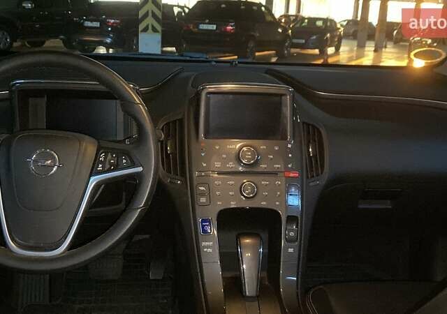 Белый Опель Ампера, объемом двигателя 1.4 л и пробегом 102 тыс. км за 11000 $, фото 8 на Automoto.ua