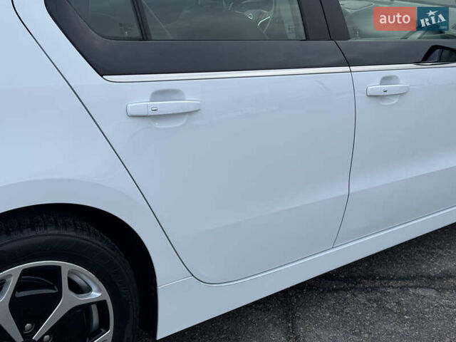 Белый Опель Ампера, объемом двигателя 1.4 л и пробегом 202 тыс. км за 9900 $, фото 15 на Automoto.ua