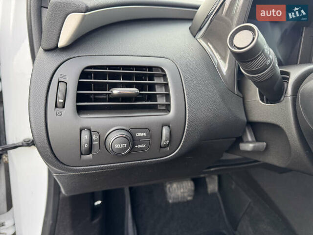 Белый Опель Ампера, объемом двигателя 1.4 л и пробегом 202 тыс. км за 9900 $, фото 33 на Automoto.ua