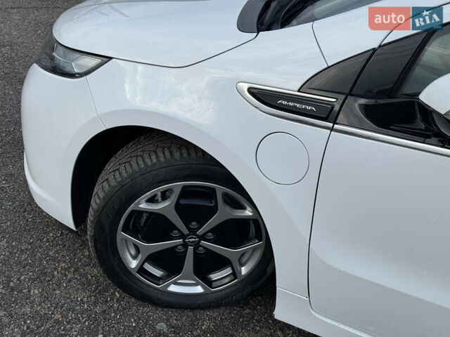 Белый Опель Ампера, объемом двигателя 1.4 л и пробегом 202 тыс. км за 9900 $, фото 3 на Automoto.ua