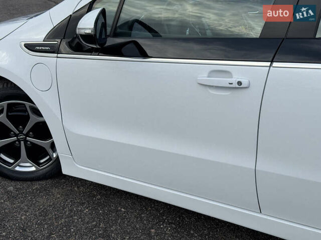 Белый Опель Ампера, объемом двигателя 1.4 л и пробегом 202 тыс. км за 9900 $, фото 4 на Automoto.ua