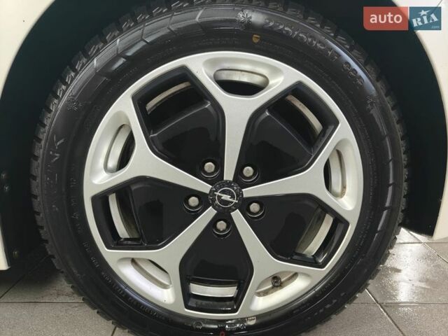 Белый Опель Ампера, объемом двигателя 1.4 л и пробегом 294 тыс. км за 12000 $, фото 26 на Automoto.ua