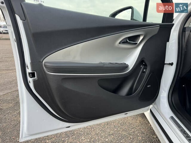 Белый Опель Ампера, объемом двигателя 1.4 л и пробегом 202 тыс. км за 9900 $, фото 46 на Automoto.ua