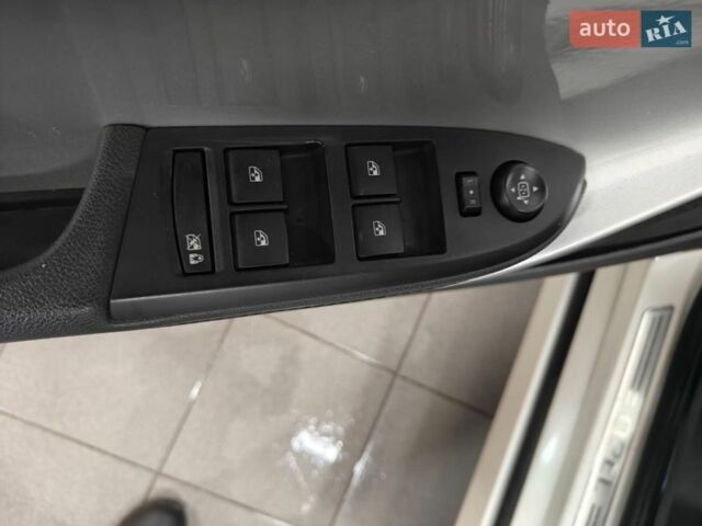 Белый Опель Ампера, объемом двигателя 1.4 л и пробегом 294 тыс. км за 12000 $, фото 23 на Automoto.ua