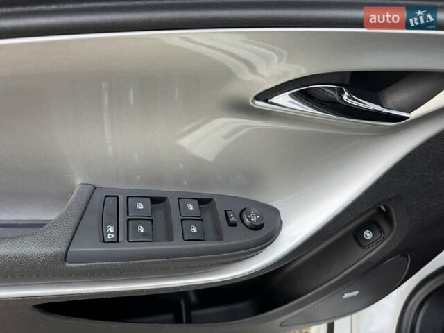 Белый Опель Ампера, объемом двигателя 1.4 л и пробегом 202 тыс. км за 9900 $, фото 47 на Automoto.ua