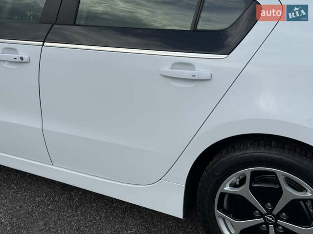 Белый Опель Ампера, объемом двигателя 1.4 л и пробегом 202 тыс. км за 9900 $, фото 5 на Automoto.ua