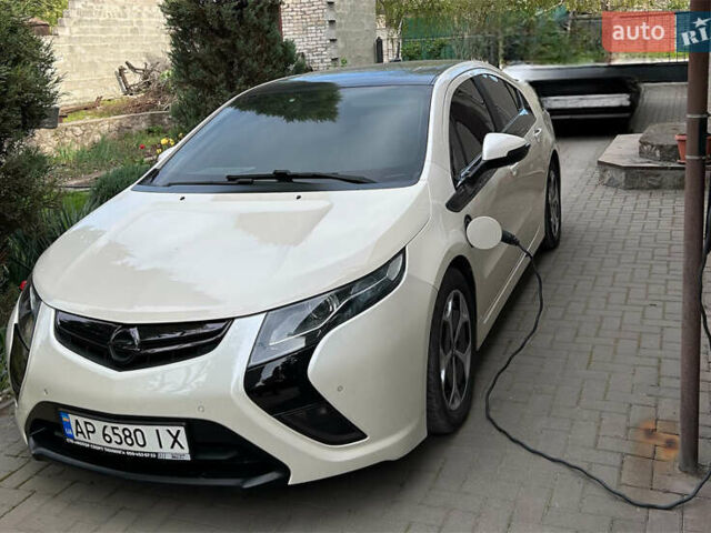Белый Опель Ампера, объемом двигателя 1.4 л и пробегом 117 тыс. км за 16000 $, фото 2 на Automoto.ua