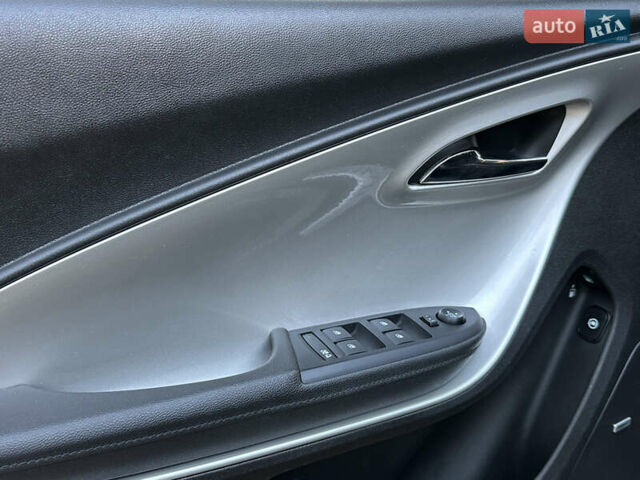 Черный Опель Ампера, объемом двигателя 1.4 л и пробегом 166 тыс. км за 9900 $, фото 17 на Automoto.ua