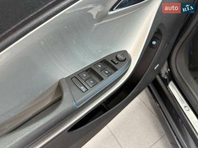 Чорний Опель Ампера, об'ємом двигуна 1.4 л та пробігом 291 тис. км за 10500 $, фото 17 на Automoto.ua