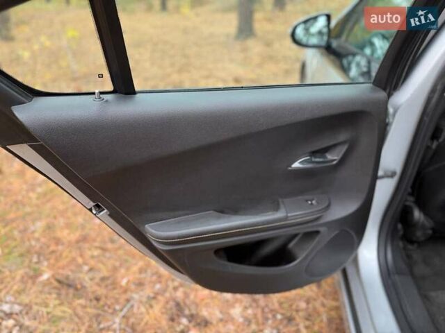 Сірий Опель Ампера, об'ємом двигуна 1.4 л та пробігом 132 тис. км за 10500 $, фото 13 на Automoto.ua