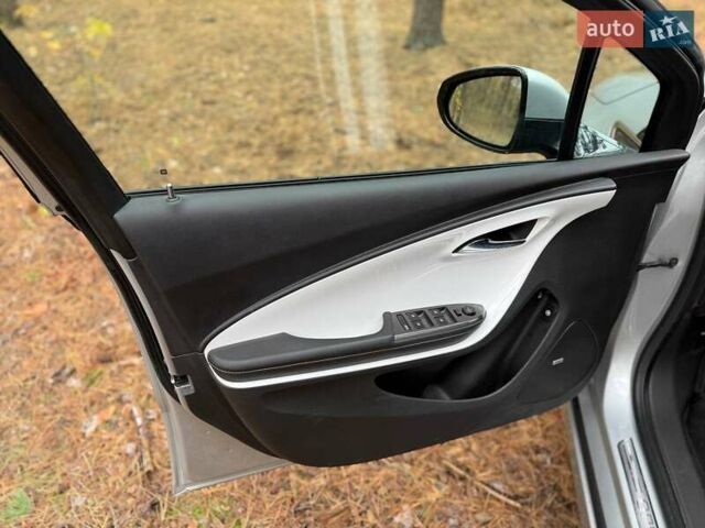 Сірий Опель Ампера, об'ємом двигуна 1.4 л та пробігом 132 тис. км за 10500 $, фото 11 на Automoto.ua