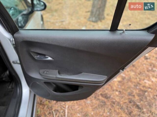 Сірий Опель Ампера, об'ємом двигуна 1.4 л та пробігом 132 тис. км за 10500 $, фото 16 на Automoto.ua