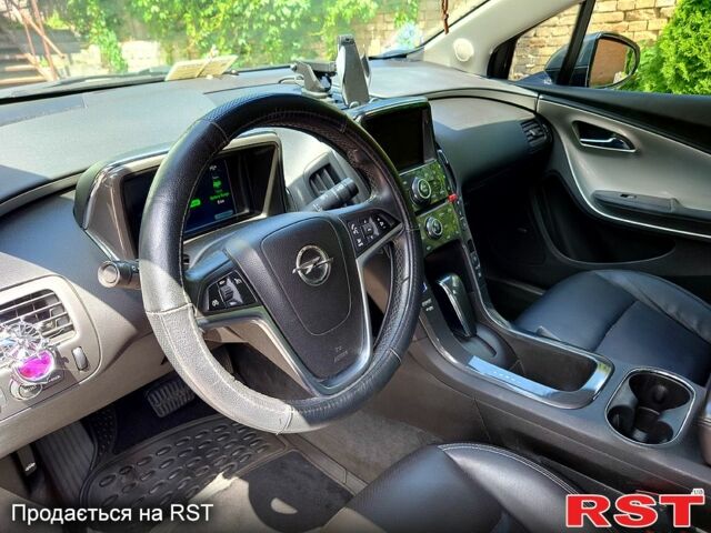 Сірий Опель Ампера, об'ємом двигуна 1.4 л та пробігом 130 тис. км за 9000 $, фото 5 на Automoto.ua