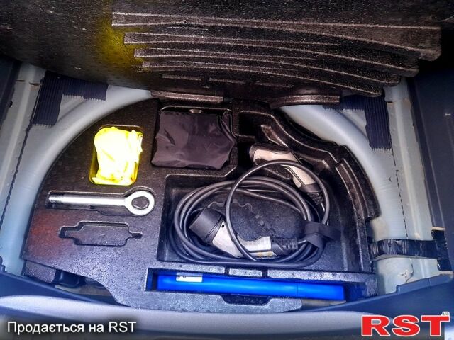 Синій Опель Ампера, об'ємом двигуна 0.15 л та пробігом 177 тис. км за 13100 $, фото 1 на Automoto.ua