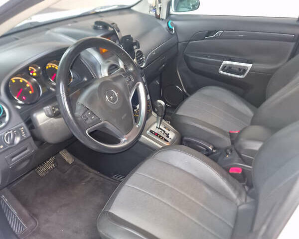 Белый Опель Антара, объемом двигателя 1.99 л и пробегом 142 тыс. км за 10000 $, фото 18 на Automoto.ua