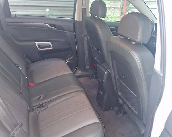 Белый Опель Антара, объемом двигателя 1.99 л и пробегом 142 тыс. км за 10000 $, фото 16 на Automoto.ua