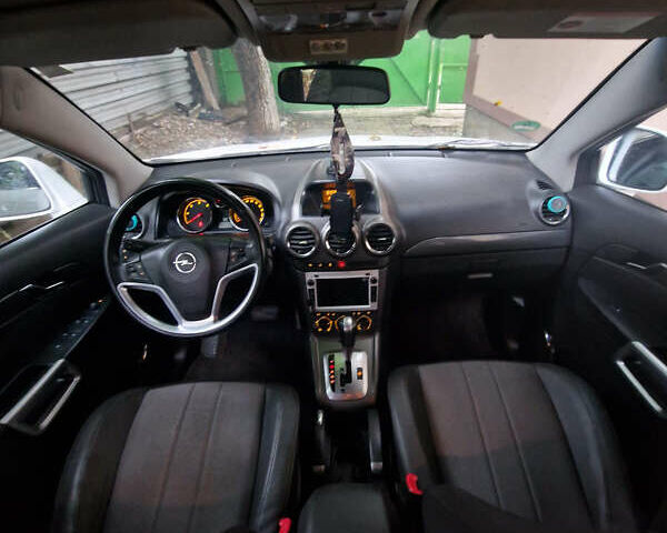 Белый Опель Антара, объемом двигателя 1.99 л и пробегом 142 тыс. км за 10000 $, фото 20 на Automoto.ua