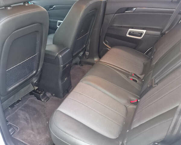 Белый Опель Антара, объемом двигателя 1.99 л и пробегом 142 тыс. км за 10000 $, фото 12 на Automoto.ua