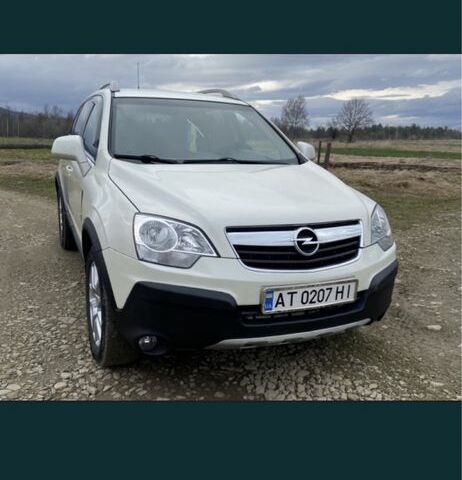 Білий Опель Антара, об'ємом двигуна 2 л та пробігом 250 тис. км за 8600 $, фото 1 на Automoto.ua