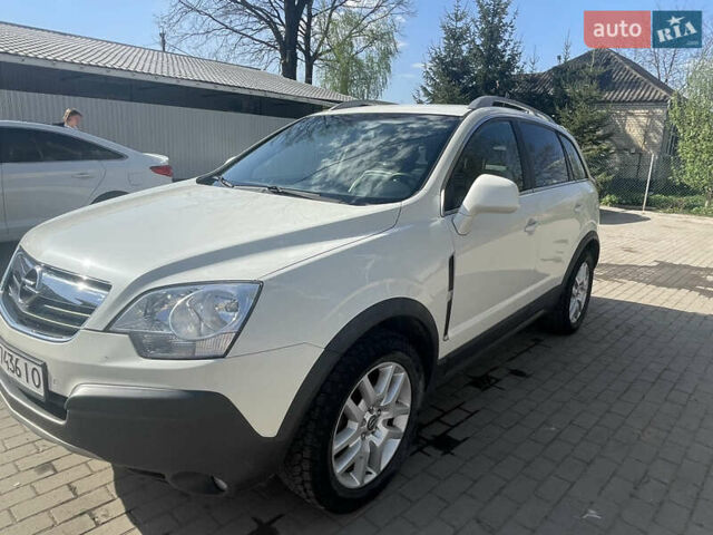 Белый Опель Антара, объемом двигателя 2 л и пробегом 240 тыс. км за 7900 $, фото 2 на Automoto.ua