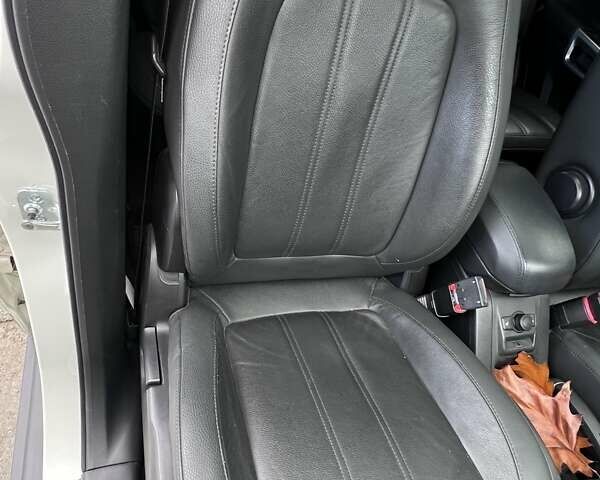 Опель Антара 2010 в Черновцах на Automoto.ua Белый Опель Антара, объемом двигателя 2 л и пробегом 170 тыс. км за 11663 $, фото 6 на Automoto.ua