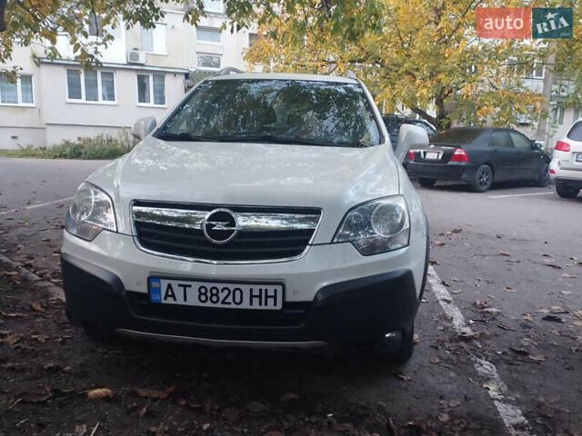 Білий Опель Антара, об'ємом двигуна 2 л та пробігом 208 тис. км за 9200 $, фото 1 на Automoto.ua