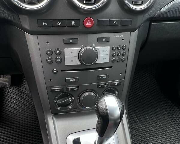 Опель Антара 2010 в Черновцах на Automoto.ua Белый Опель Антара, объемом двигателя 2 л и пробегом 170 тыс. км за 11663 $, фото 9 на Automoto.ua