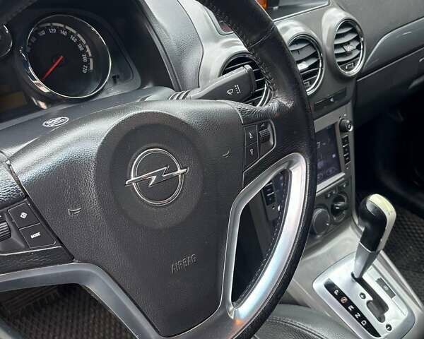 Опель Антара 2010 в Житомире на Automoto.ua Белый Опель Антара, объемом двигателя 1.99 л и пробегом 198 тыс. км за 8500 $, фото 5 на Automoto.ua