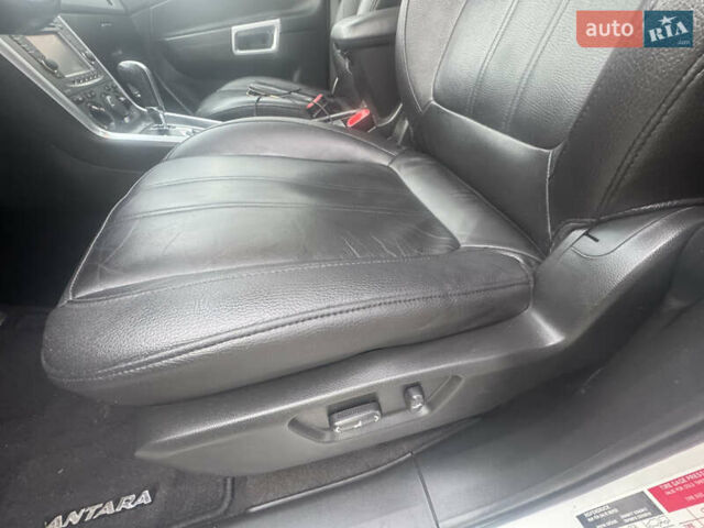 Білий Опель Антара, об'ємом двигуна 2.2 л та пробігом 131 тис. км за 9650 $, фото 103 на Automoto.ua